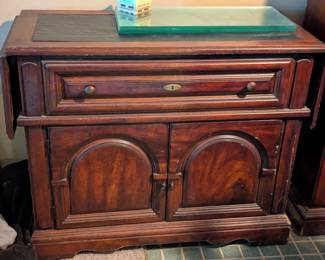 Cabinet (buffet or side table?) with expanding wings. Some scuffs, heavy, solid