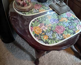 End table - set with coffee table