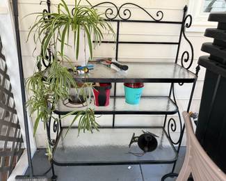 Plant stand