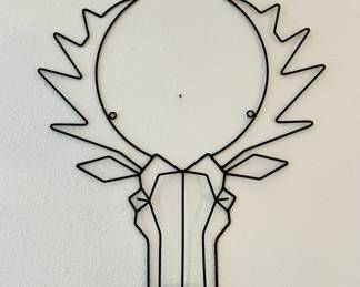 Metal wire reindeer head