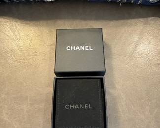 New In Box Chanel Resin Metal Gold CC Star earrings