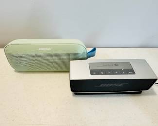 Like New Bose Bluetooth speakers