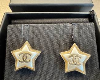 New In Box Chanel Resin Metal Gold CC Star earrings