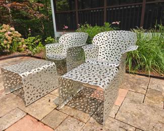 402	Richard Schultz for Knoll Topiary Arm Chairs & Ottomans (can be bid separately)	chairs 32x32x30, ottomans 22x20.75x15