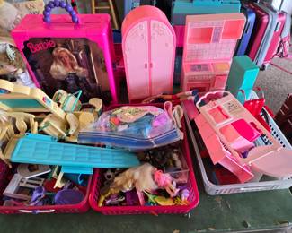 Barbie dolls & accessories
