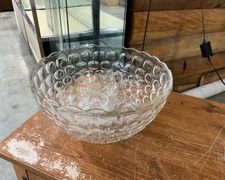 Federal Glass Yorktown Colonial Pattern Punch Bowl & Cups