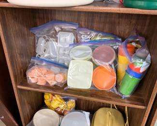 Assorted Tupperware Items