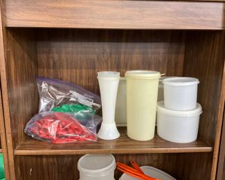 Assorted Tupperware Items