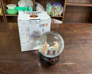 2019 San Francisco Giants Karl Snow Globe