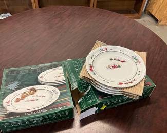 Pfaltzgraff Snow Village Christmas Dinner Plates