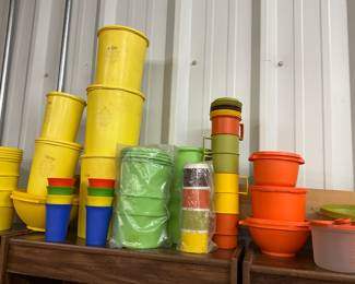 Assorted Tupperware Items