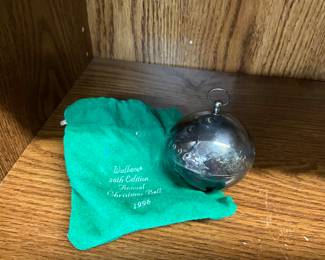 Wallace Silversmiths 1996 26th Annual Christmas Ornament