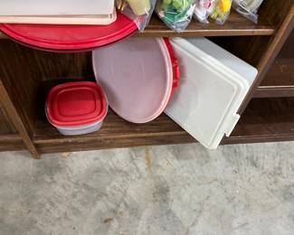 Assorted Tupperware Items