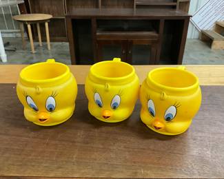 WB Looney Tunes Tweety Bird Mugs