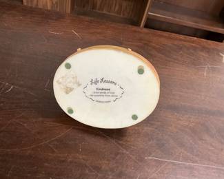 Demdaco Figurine "Kindness"