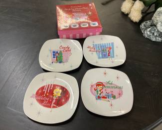 Oneida Christmas Dessert Plates
