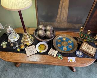 GREAT and Sturdy coffee table