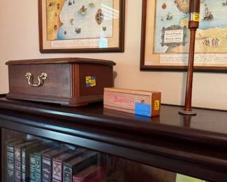 Attorney Shelf with 3 shelves (1 glass front pane missing) -bottom one