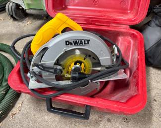 Dewalt saw