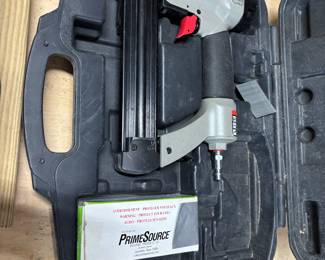 Pneumatic staple gun