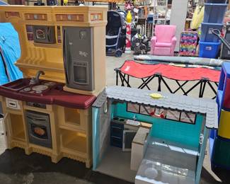 PLAY KITCHEN