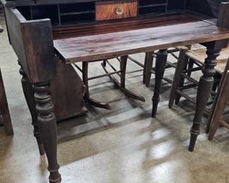 VINTAGE WOODEN DESK