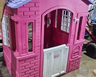 LITTLE TIKE PLAY HOUSE