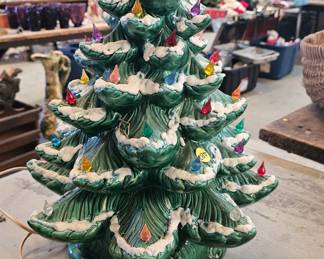 CERAMIC CHRISTMAS TREE WITH LIGHTS