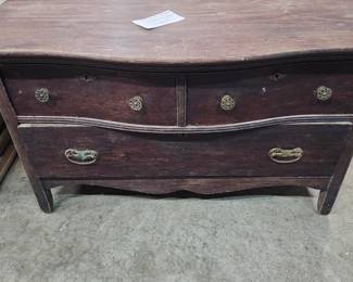 DRESSER