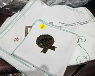 VINTAGE LINENS