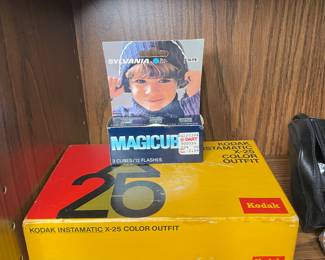 Kodak Instamatic  X25 color outfit & Sylvania Magicube flash