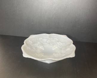 Vtg milk glass bowl
