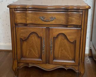 Vtg. French Provincial night stand 