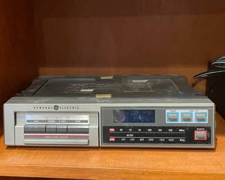 GE AM/FM cassette player vtg 