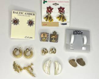 Vintage clip on earrings 
