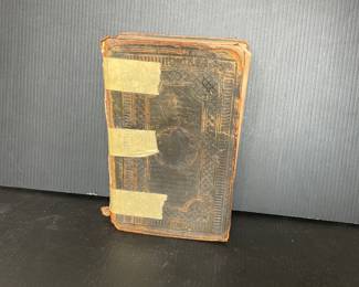 Antique 1852 edition of the New Testament in German and English
