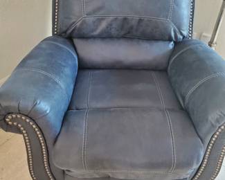 Ashley manual recliner - leather deep charcoal