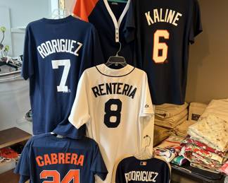 Detroit tigers jerseys and shirts
Miguel Cabrera shirt jersey
Ivan “pudge” Rodriguez all star jersey
Ivan “pudge” Rodriguez Shirt jersey
Édgar Rentería Home jersey
Al Kaline Shirt jersey
Women’s Tiger shirt