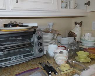 Toaster oven, Mikasa everyday dishes, cat cookie jar.
