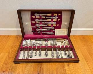 106 1847RogersBrosAmericasFinestSilverplateFlatwareSet