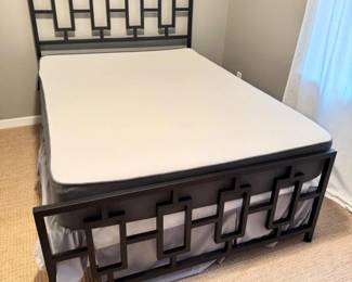 109 FullSizeBedFramewGeometricMetalHeadboardFootboardMattress