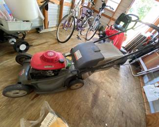 Working Honda  push lawnmower