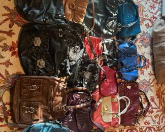 Put loads of purses
