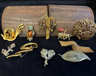 Napier Sarah Coventry And Hobe Brooches Plus Others