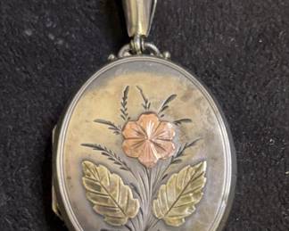 Floral Motif Victorian Style Locket