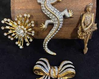 Crislu Ballerina Brooch Rhinestone Gecko Heart And Bow Brooches