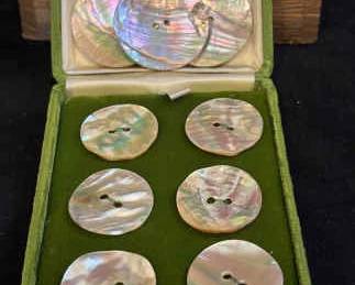 Weisfields Mother Of Pearl Buttons