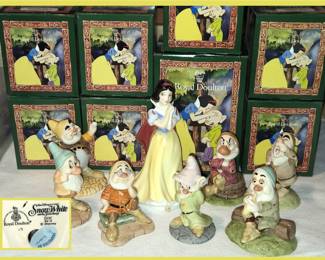 Royal Doulton Snow White and the 7 Dwarfs with their Boxes