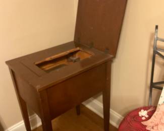 Vintage sewing machine table with lid raised.. and without machine 