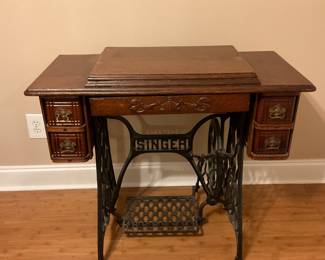  Original Singer sewing machine table, without a sewing machine 